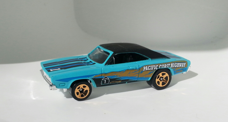Illustration for article titled Detergent Lightbox Muscle Cars!